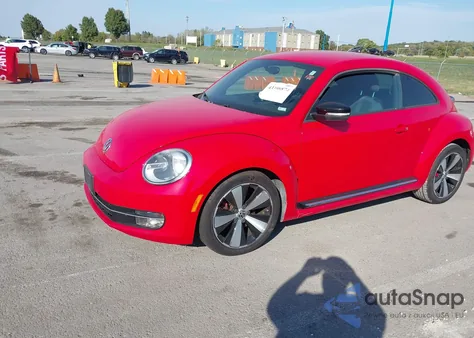 2012 Volkswagen Beetle 2.0T Turbo/2.0T Turbo Launch Edition из США, поврежденный, VIN 3VWVA7AT9CM652666